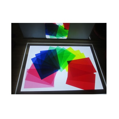 Acetatos de colores - Experimenta sobre la mesa de luz